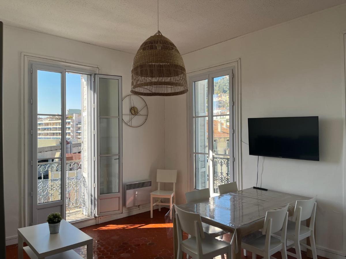 - Centre 3 Chambres 6 Personnes 4eme Etage Escalier - Sebastien Claire *