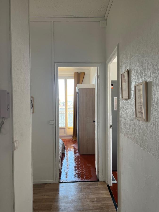 Appartement - Centre 3 Chambres 6 Personnes 4eme Etage Escalier - Sebastien Claire Hyères