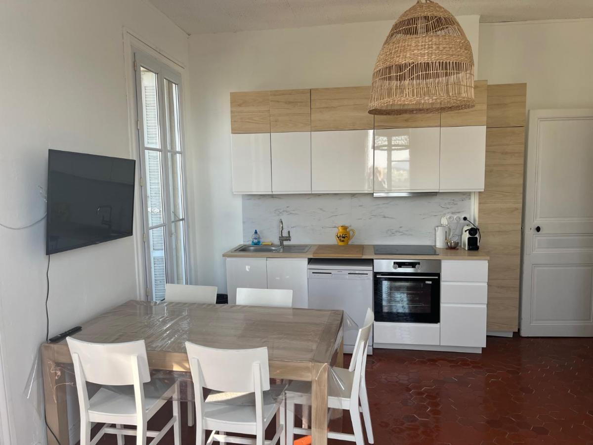 - Centre 3 Chambres 6 Personnes 4eme Etage Escalier - Sebastien Claire Hyeres