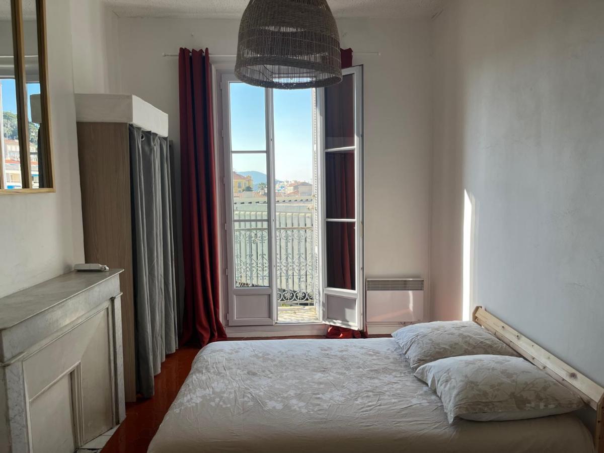 Apartment - Centre 3 Chambres 6 Personnes 4eme Etage Escalier - Sebastien Claire Hyeres