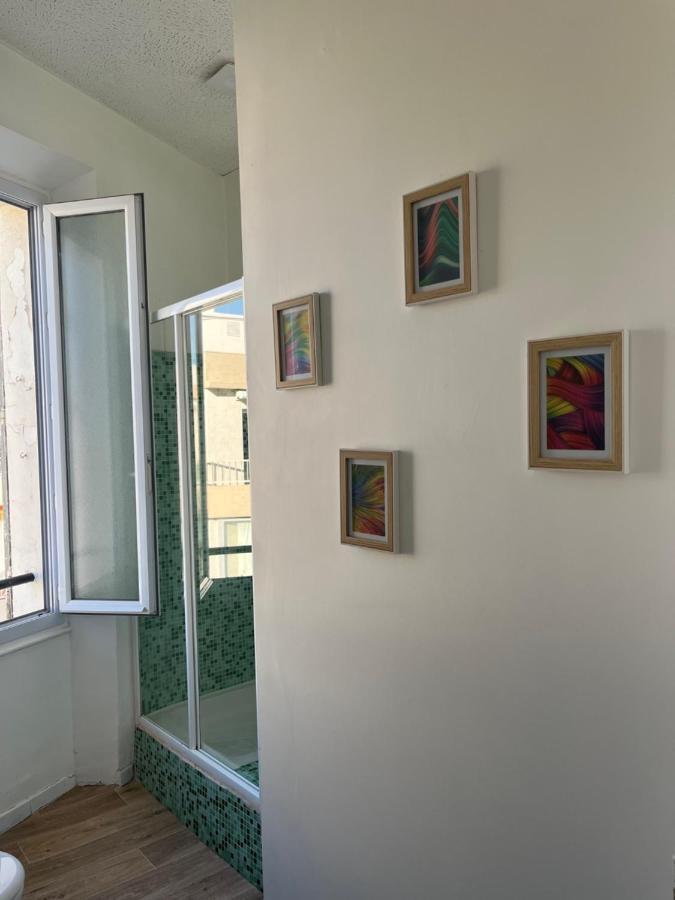 - Centre 3 Chambres 6 Personnes 4eme Etage Escalier - Sebastien Claire * Hyères