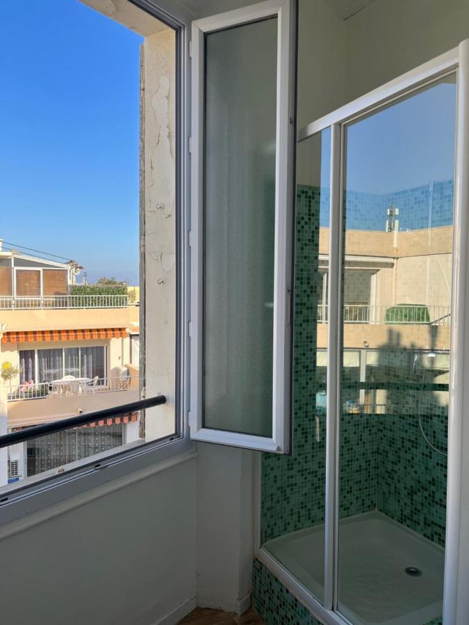 Appartement - Centre 3 Chambres 6 Personnes 4eme Etage Escalier - Sebastien Claire *