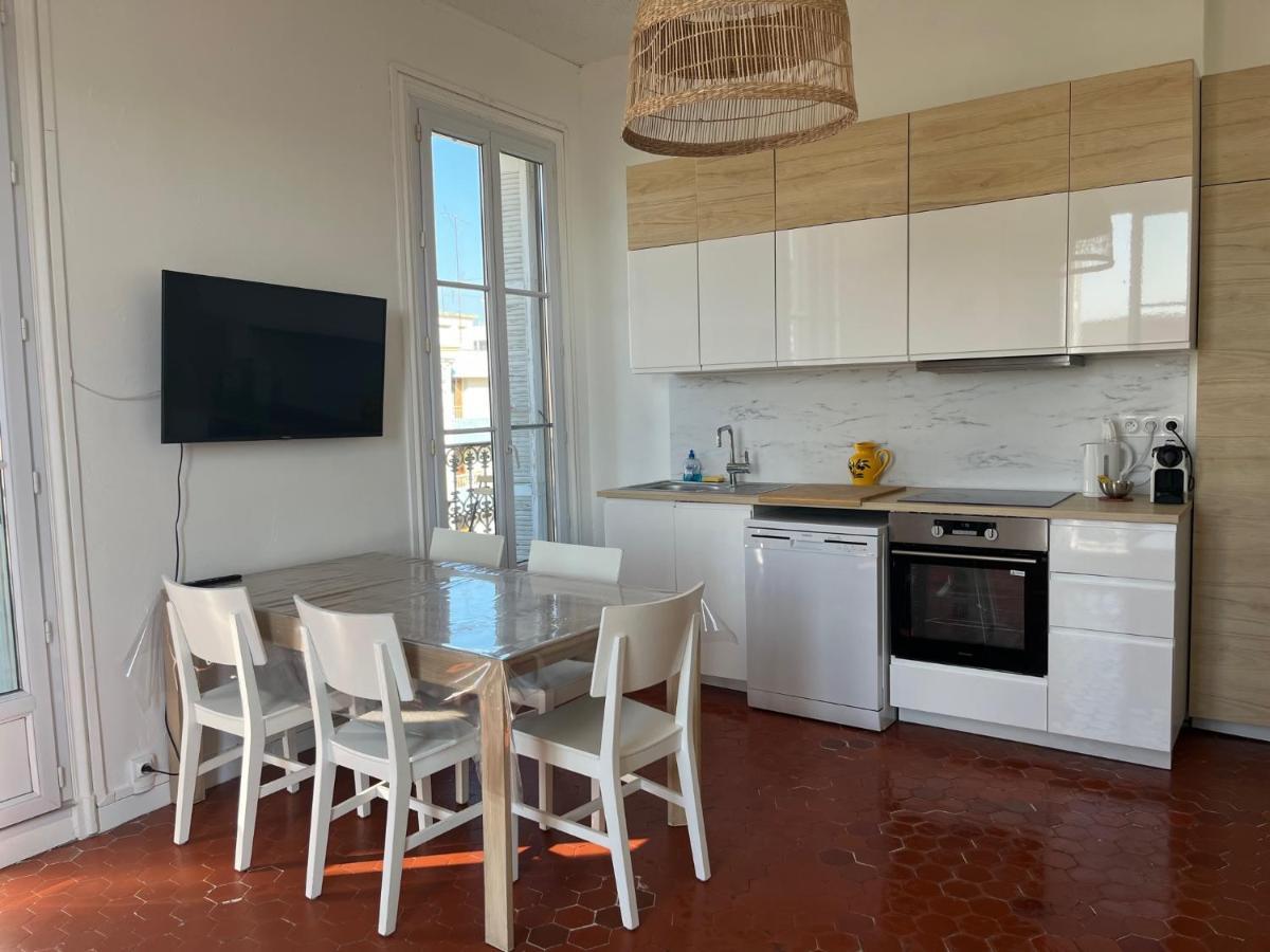 Appartement - Centre 3 Chambres 6 Personnes 4eme Etage Escalier - Sebastien Claire