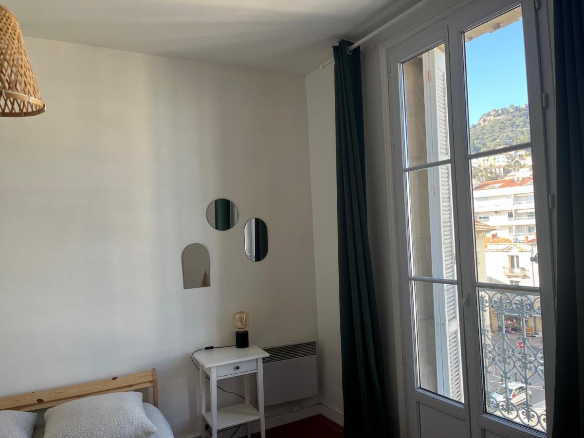 - Centre 3 Chambres 6 Personnes 4eme Etage Escalier - Sebastien Claire Hyeres