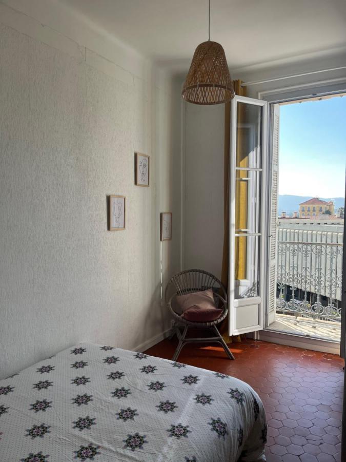 Apartment - Centre 3 Chambres 6 Personnes 4eme Etage Escalier - Sebastien Claire Hyeres