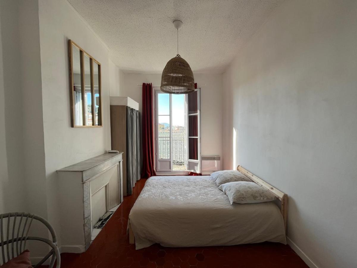 - Centre 3 Chambres 6 Personnes 4eme Etage Escalier - Sebastien Claire Hyeres