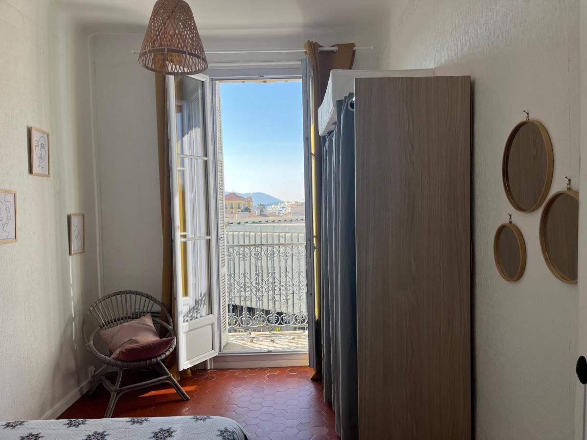 - Centre 3 Chambres 6 Personnes 4eme Etage Escalier - Sebastien Claire