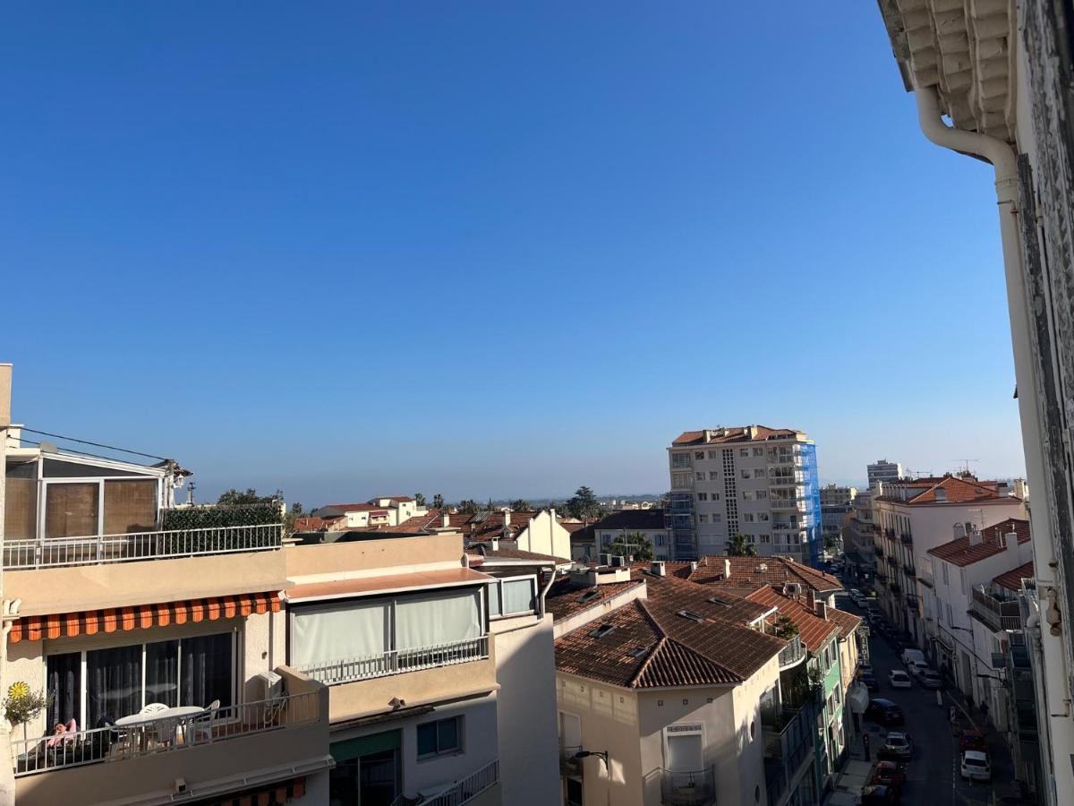 Appartement - Centre 3 Chambres 6 Personnes 4eme Etage Escalier - Sebastien Claire