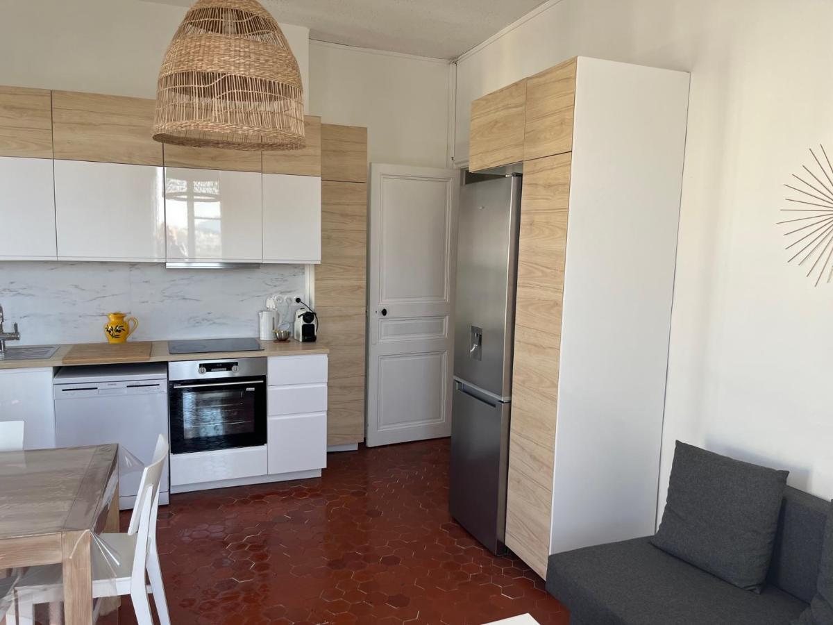 Appartement - Centre 3 Chambres 6 Personnes 4eme Etage Escalier - Sebastien Claire *